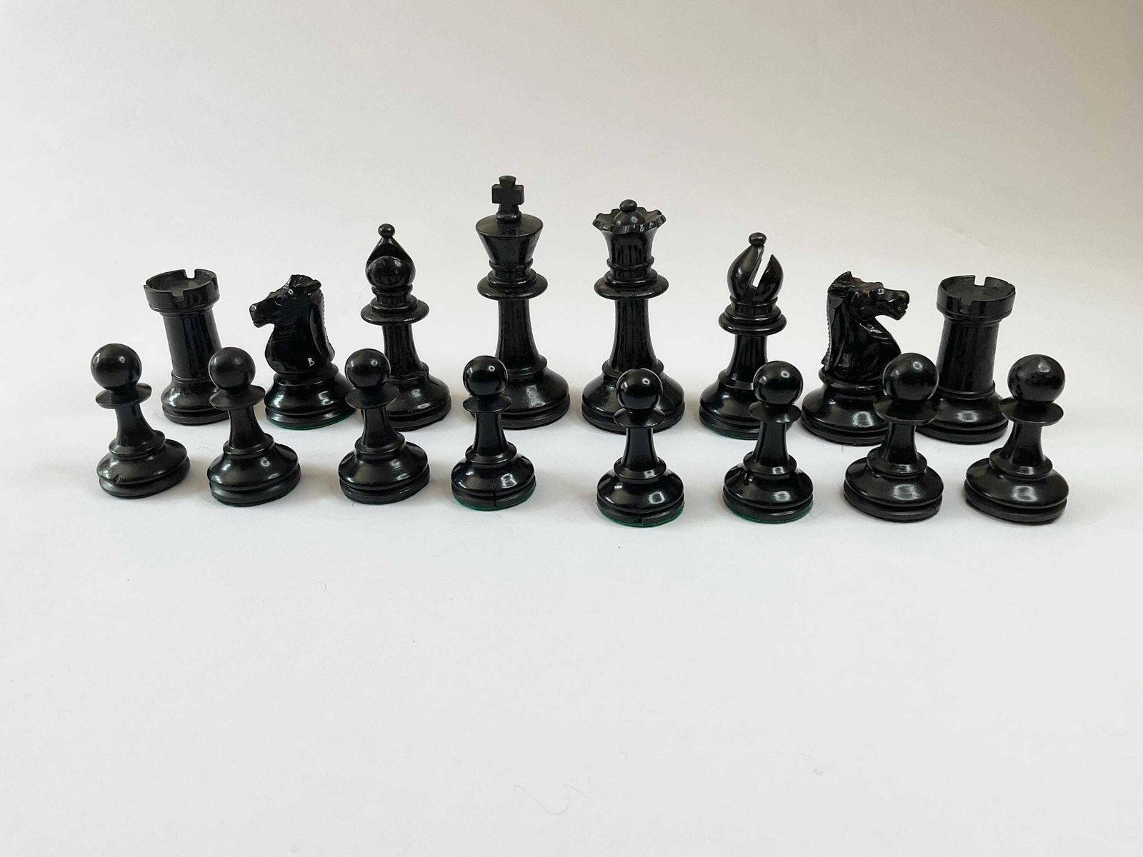 Antique Victorian Staunton Chess Set – 3.25” King – Weighted & Finely Carved photo 465.0