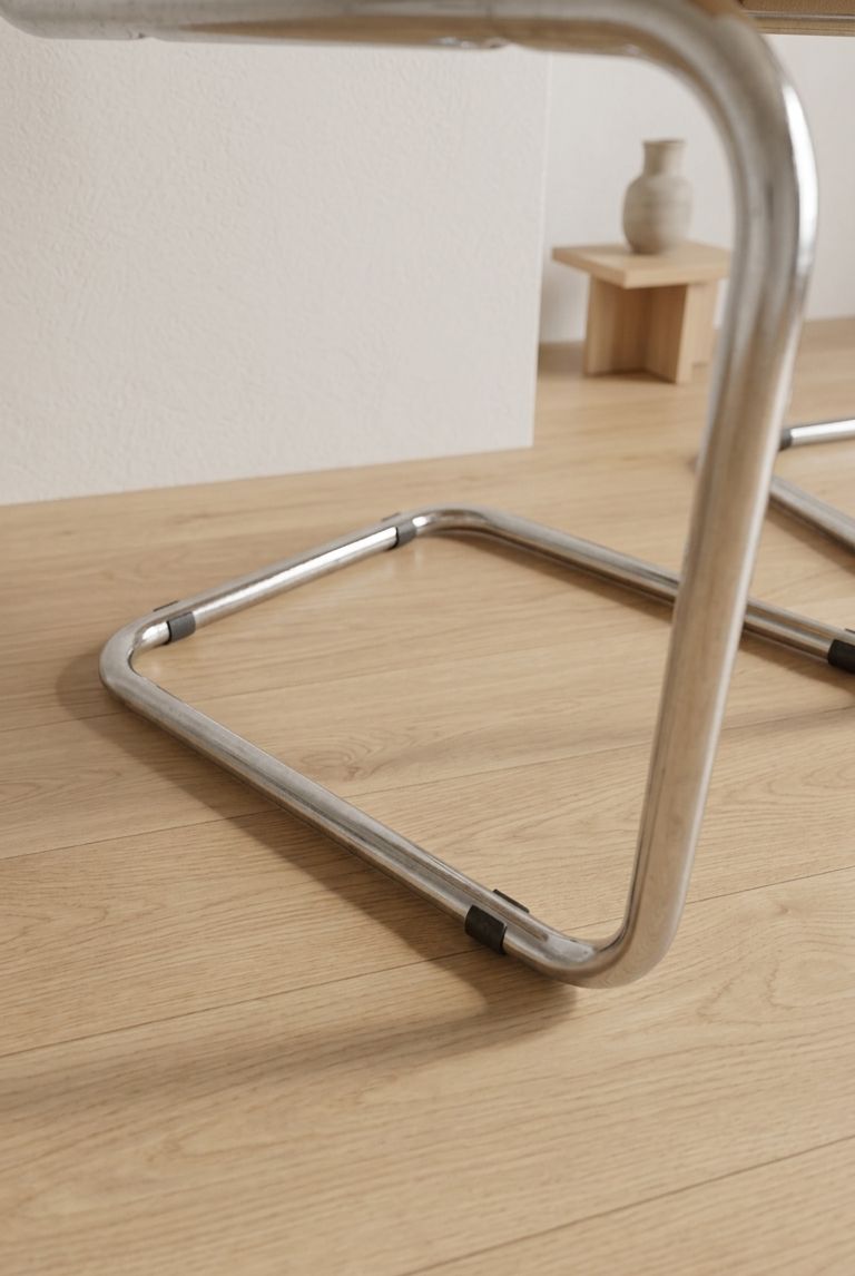 photo for sale Set Van 4 Marcel Breuer Buisframe Stoelen, Mid Century Modern Bauhaus Chroom Cantilever Eetkamerstoelen, 20e Eeuw