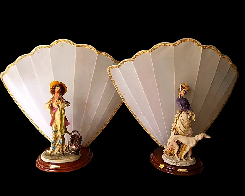 photo furniture Paar Giuseppe Armani Figurine Lampen uit de jaren 1980.