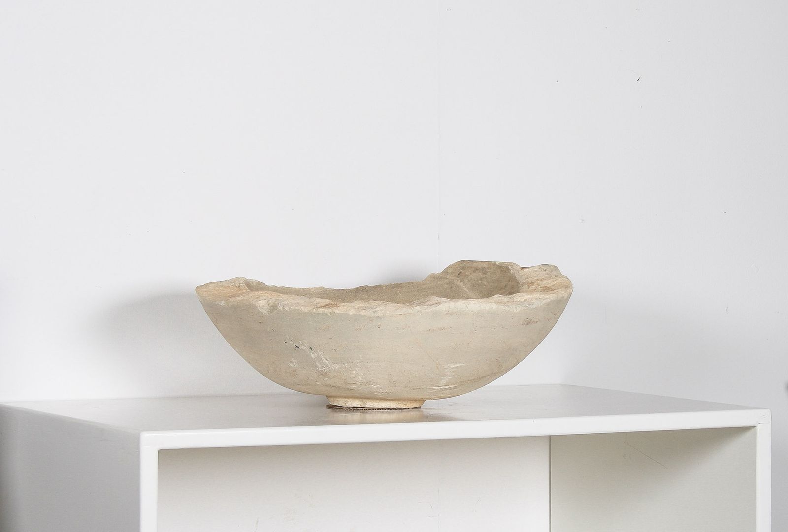 Very Large Reclaimed Antique Stone Bowl – English Wattscliffe Millstone Grit Sandstone