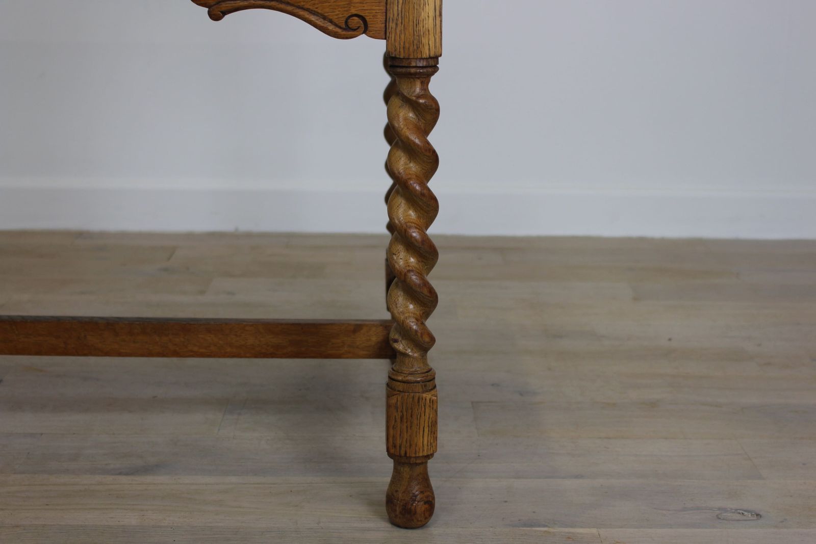 Early 20th Century Small Oak Desk photo 950.0