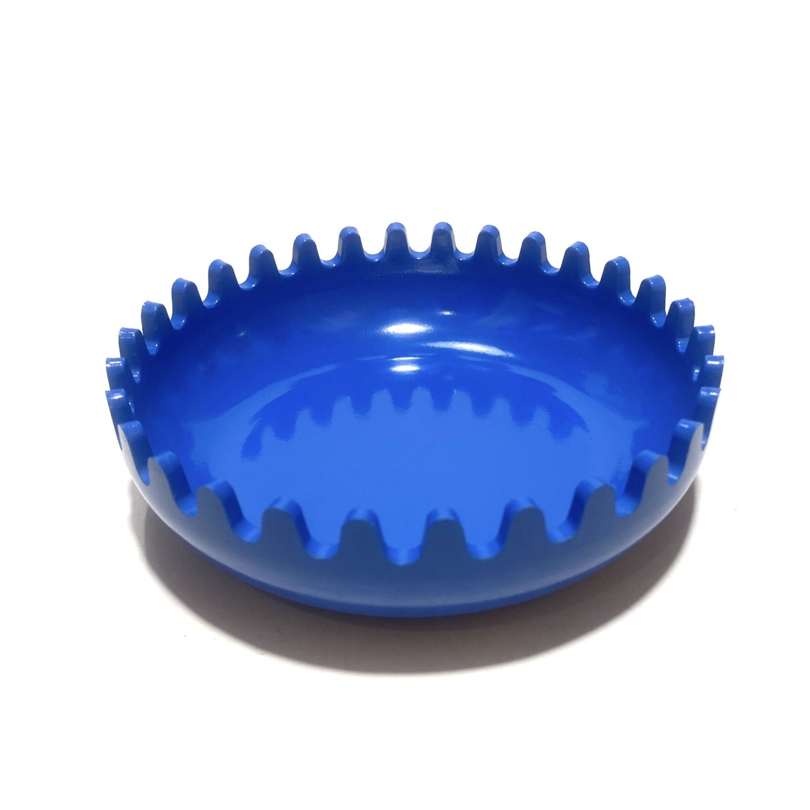 Blauwe & zwarte Clam Ashtray van Alan Fletcher, 1972, Space Age Design photo for sale