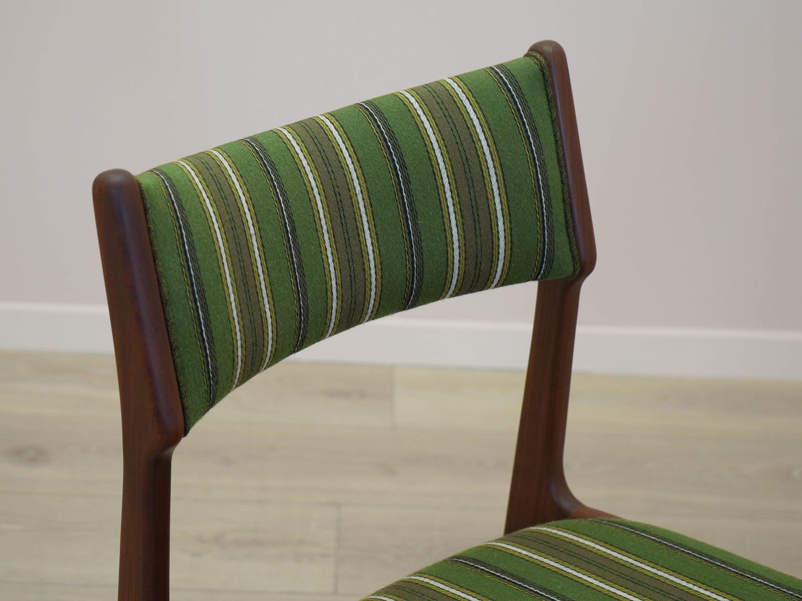 photo for sale Set van twee teakhouten stoelen, Deens design, jaren 1970, gemaakt in Denemarken