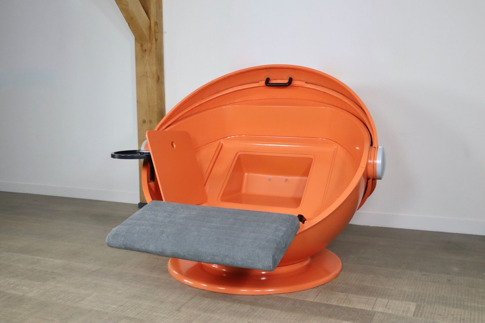 photo vintage Sunball Chair van Günter Ferdinand Ris en Herbert Selldorf voor Rosenthal, 1969