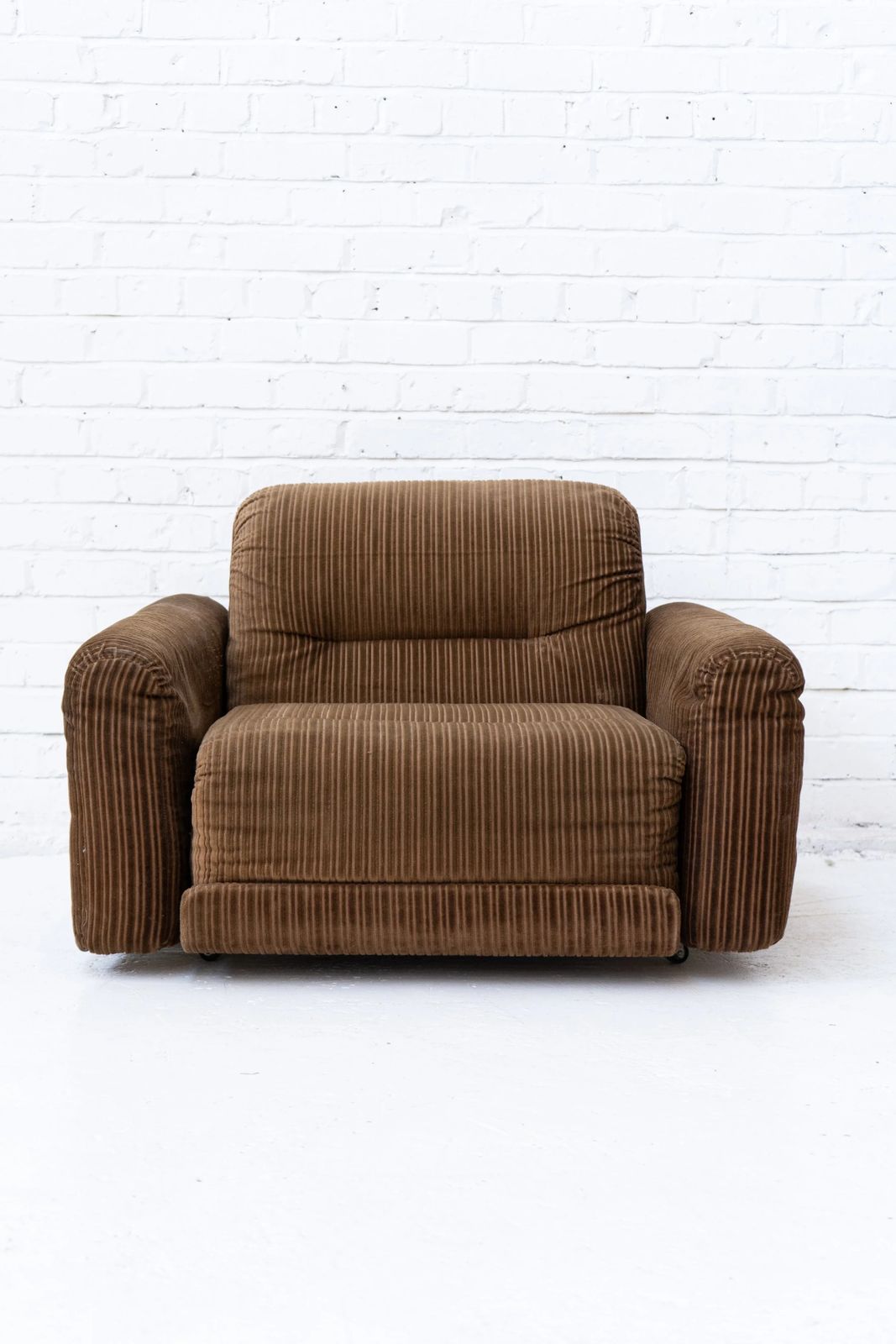 1970s Italian Lounge Chair photo furniture