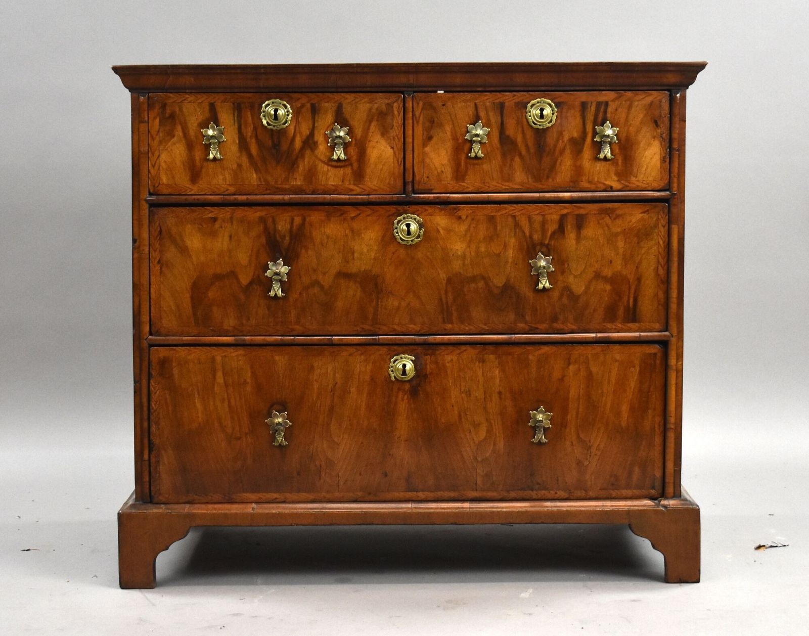 George III Burr Walnut Chest Of Drawers photo 1995.0