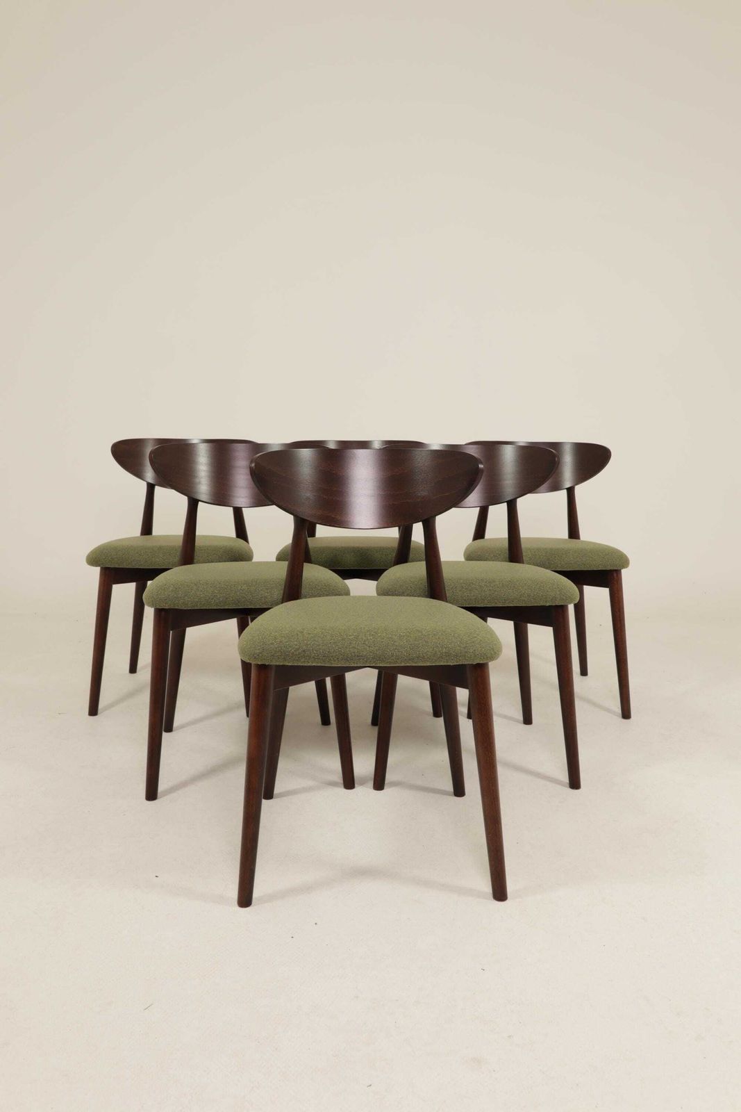 photo vintage Modern Set Of 2 Dining Chairs, Avocado Green Farbic And Dark Walnut Beech Wood