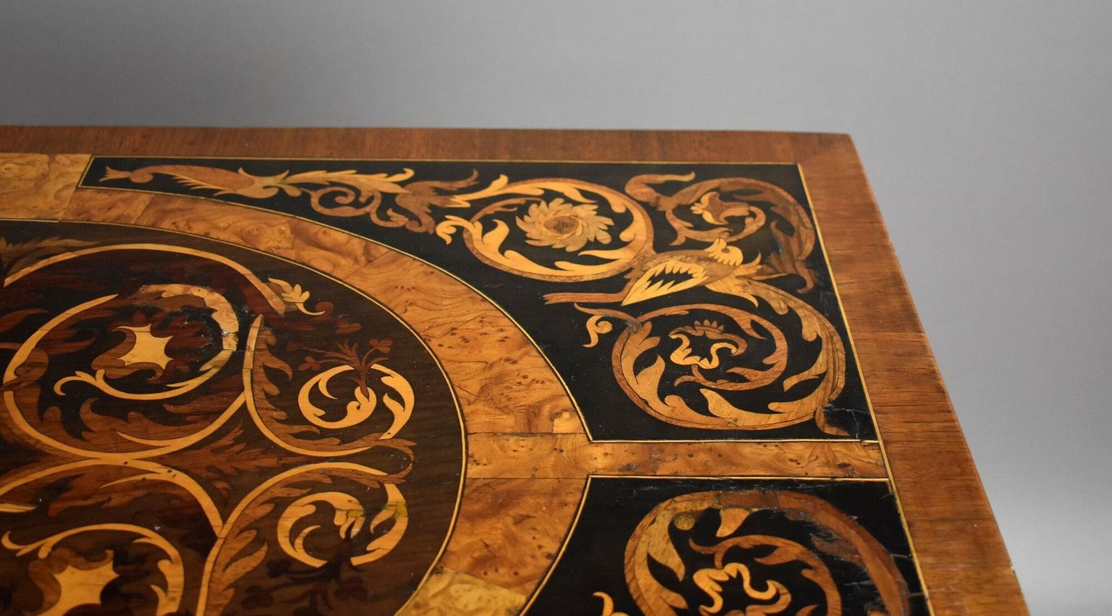 photo furniture William & Mary Burr Walnut Marquetry Chest