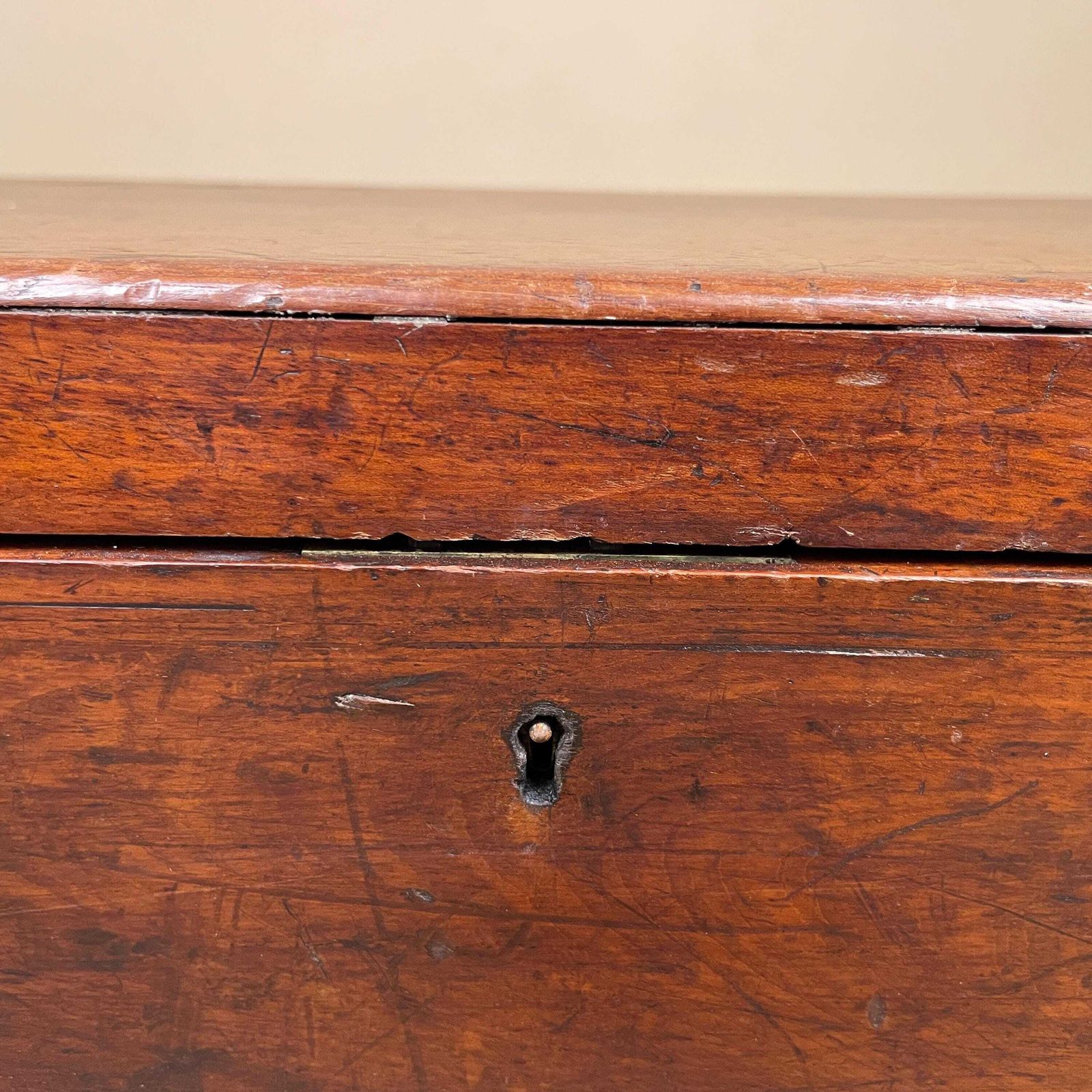 Wooden Campaign Chest Antique Box Military Wood Brass Metal Handles 19th Century Trinket Jewellery Keepsake Gold Trims Lid Rectangle Trunk photo vinterior