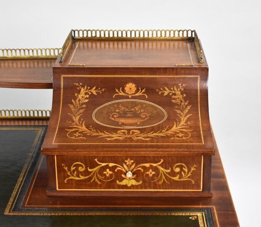photo vintage Victorian Sheraton Revival Marquetry Inlaid Carlton House Desk