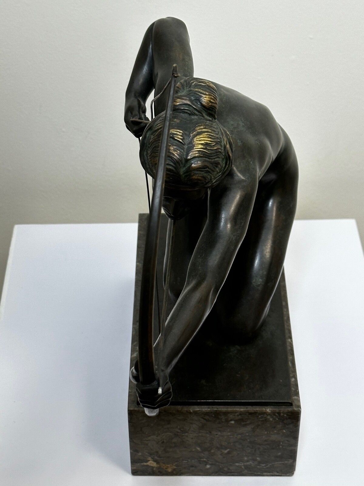 Art Deco bronzen sculptuur, klassieke mythologie, Diana de Jageres, gesigneerd door Rudolph Henn photo vinterior