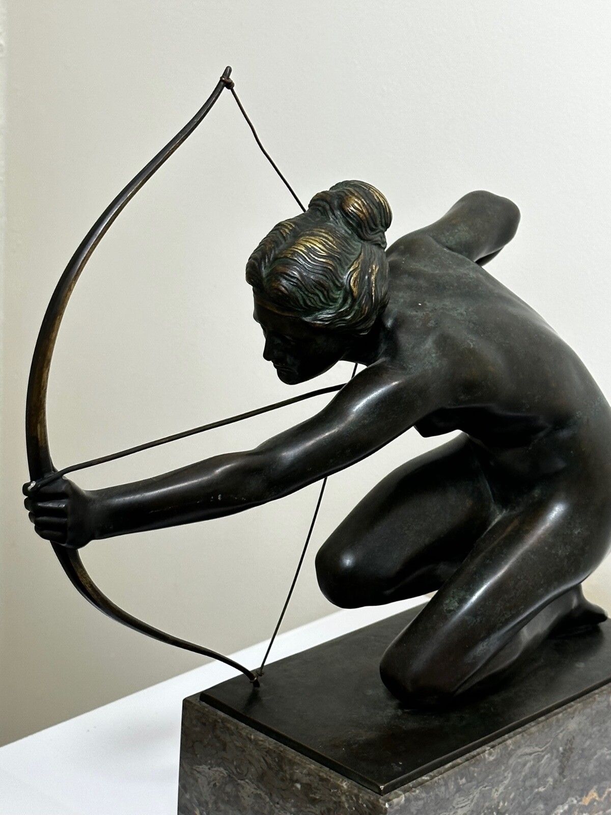 Art Deco bronzen sculptuur, klassieke mythologie, Diana de Jageres, gesigneerd door Rudolph Henn photo buy