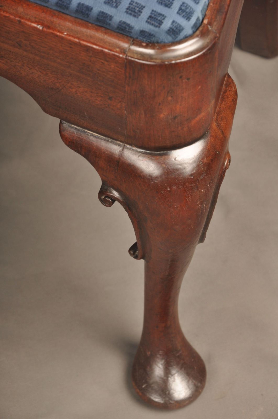 A Fine Pair Of George I Mahogany Side Chairs photo vinterior