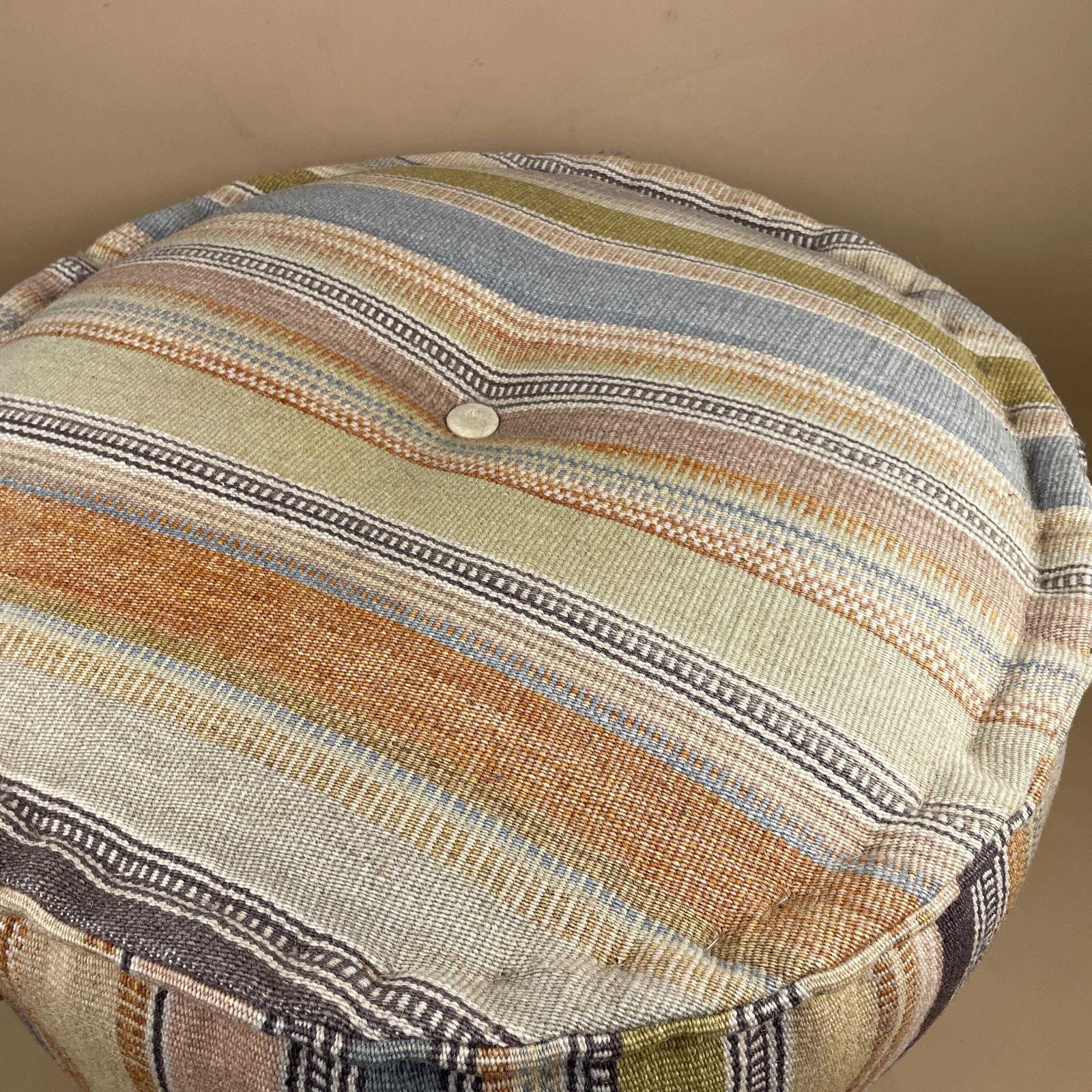 Large Indian Kilim Pouffe Round Ottoman Woven Floor Cushion Footstool Textile Patterned Seat Striped Living Room Handmade Vintage Pattern photo vinterior
