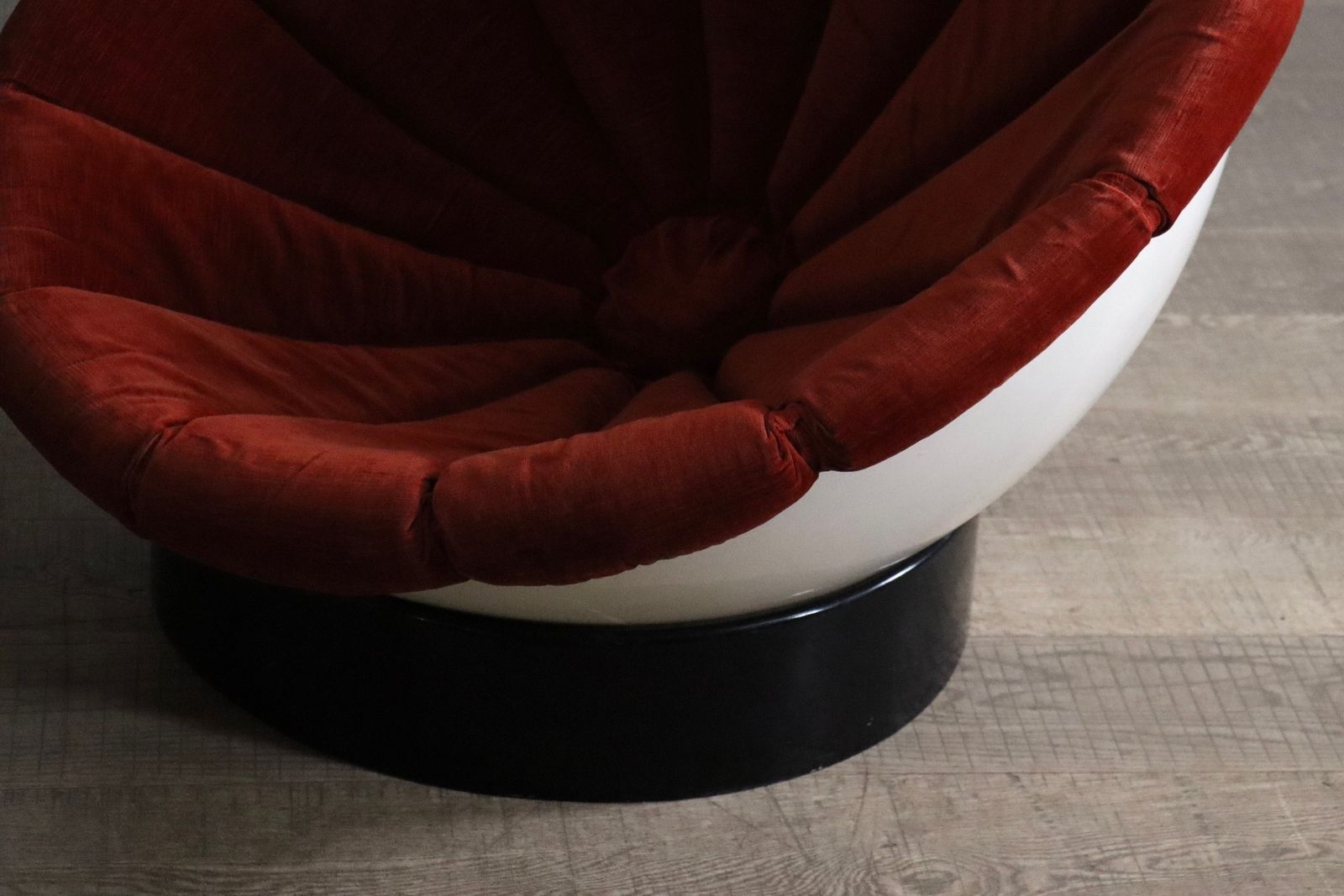 photo furniture Luciano Frigerio 'Girasole' Lounge Chair, Italië jaren 1960