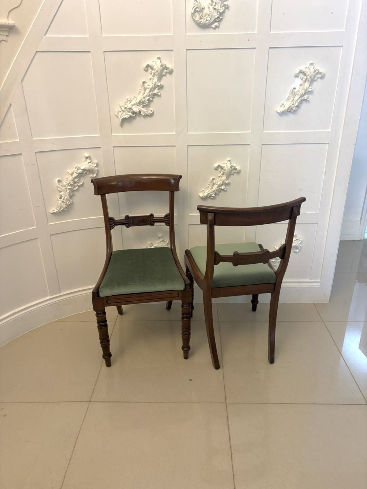 photo vinterior Antique 19th Century Mahogany Set Of 8 Dining Chairs With Scroll Arm Carvers