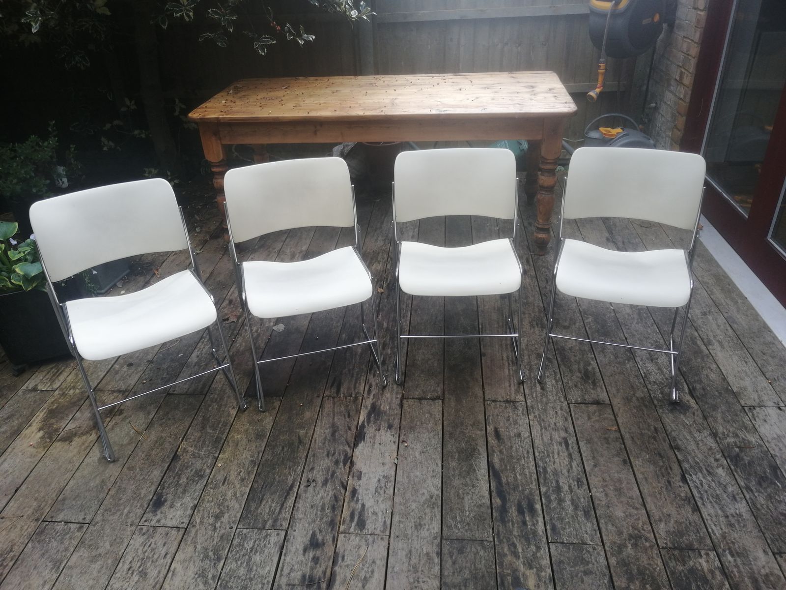 David Rowland 40/4 Stackable Chairs photo furniture