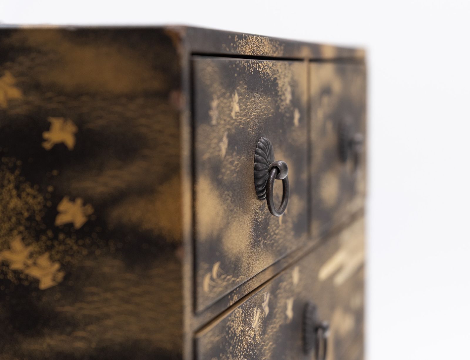 photo furniture Japanese Shōwa Lacquered Gold Maki‑E Calligraphy Chest