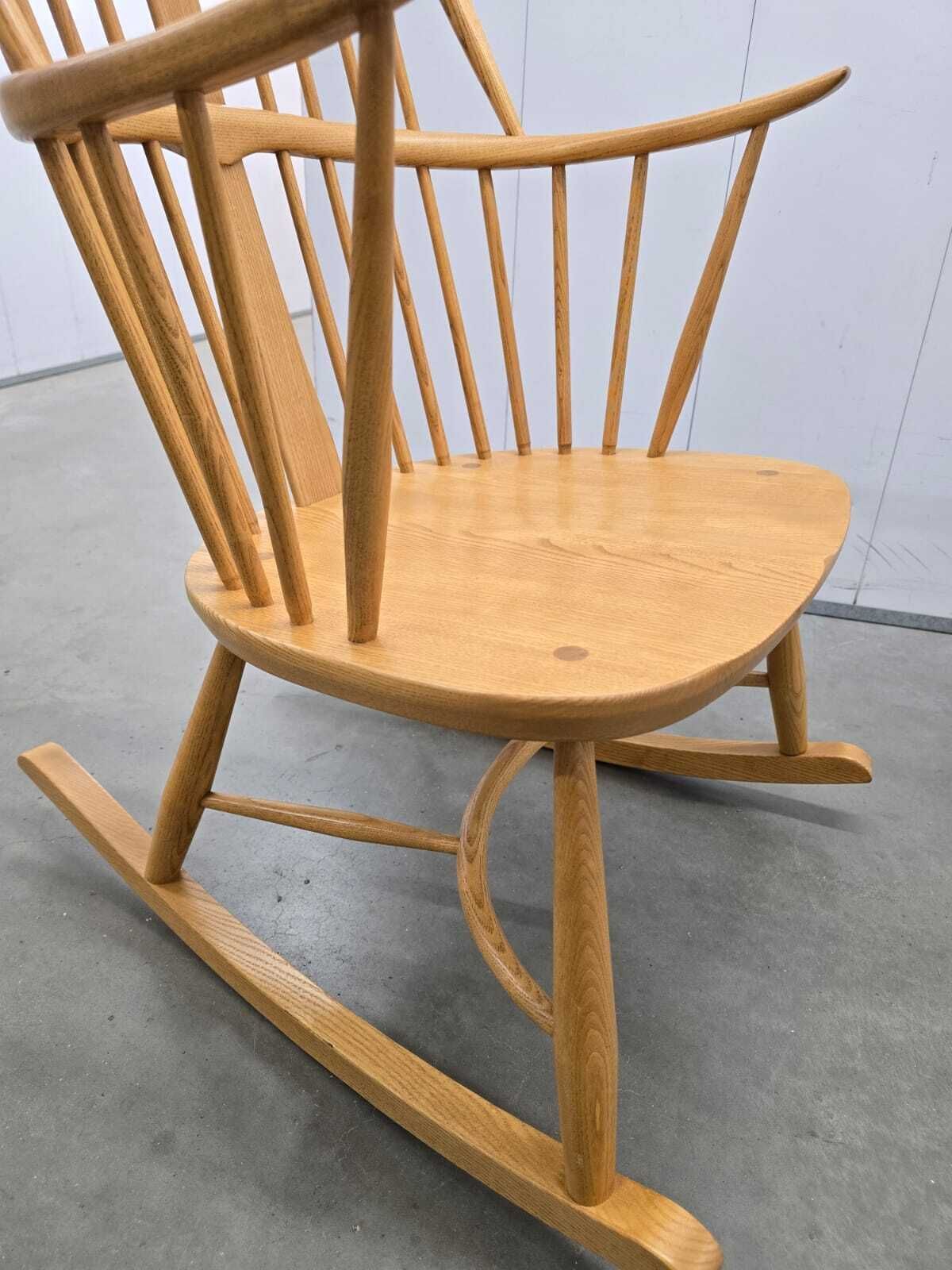 Ercol Windsor Chairmakers Rocking Chair photo 515.0