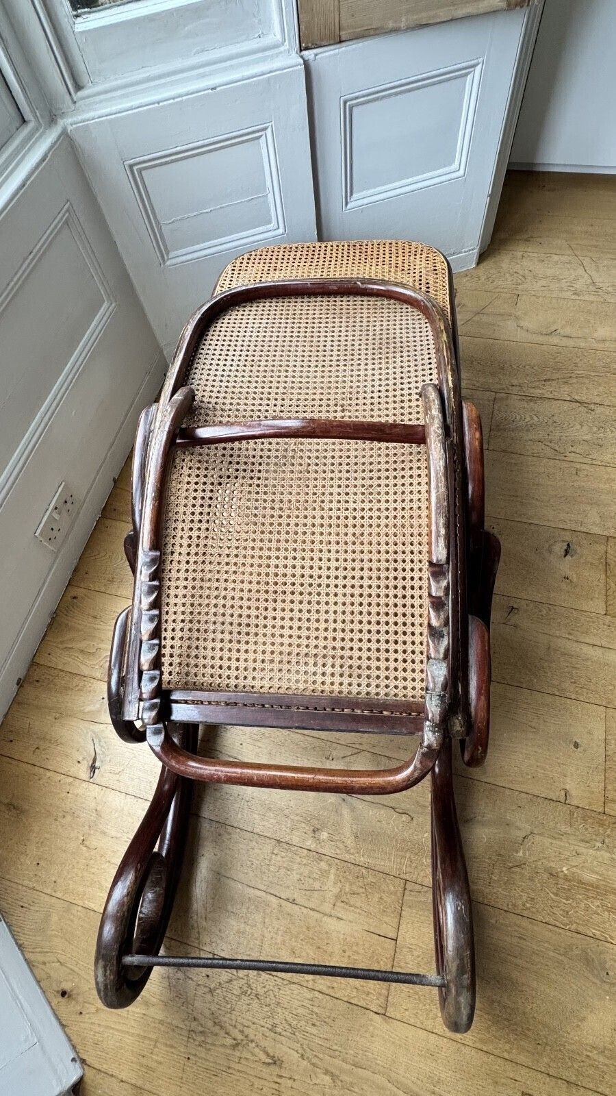 Bentwood Chaise Longue With Scroll Work Details & Cane Work Thonestfirst Generation Reproduction 1900 1920 photo vinterior
