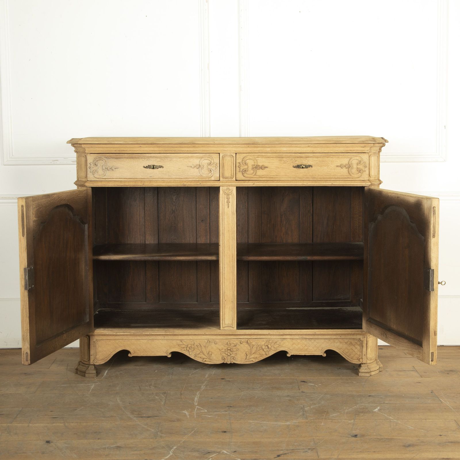 Early 19th Century Louis XVI Style Bleached Oak Buffet Antique French Carved Sideboard photo vinterior