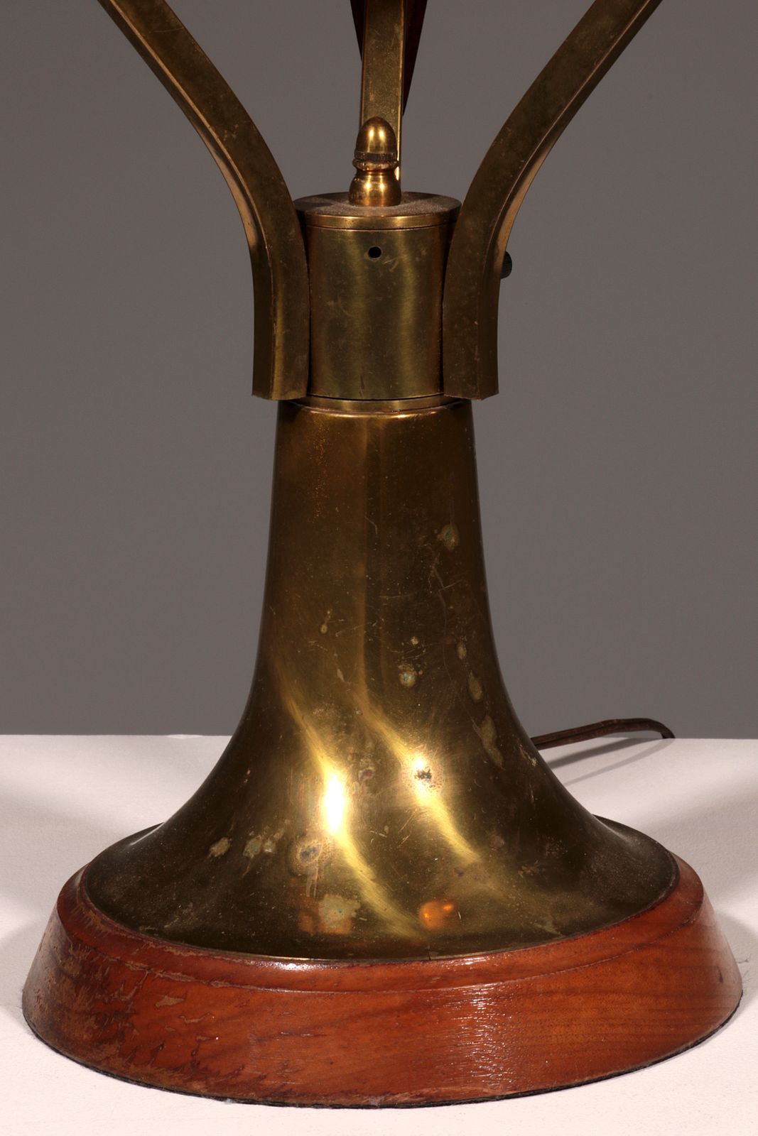 Biomorphic Table Lamps By Masjestic Lamp.Co USA Walnut And Brass 1960 photo vinterior