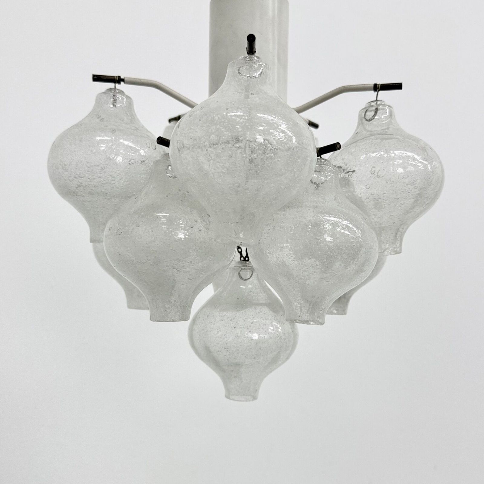 photo vintage Mid-Century Tulipan glazen plafondlamp van Kalmar, Oostenrijk, ca. jaren 1960