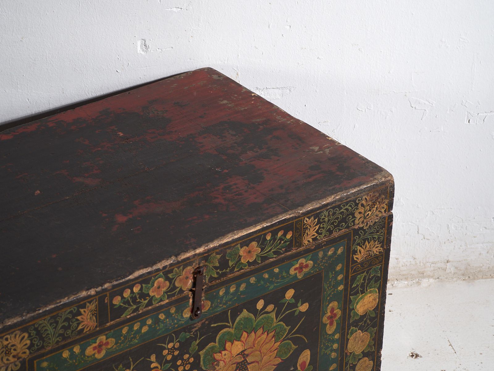 Antique Painted Chinese Trunk In Pine Wood – China, Circa 1900 photo furniture