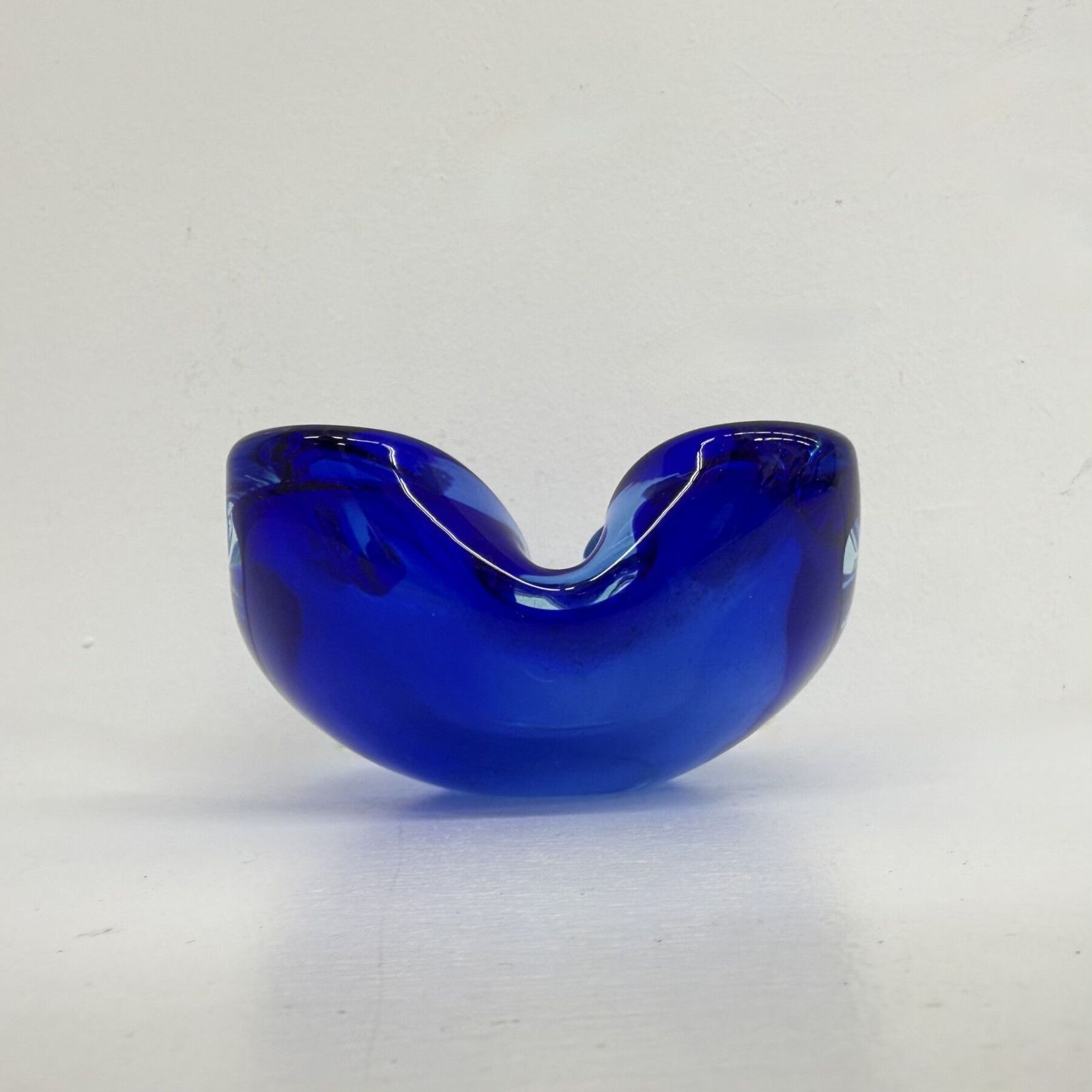 photo furniture Mid-Century Design Set van 6 Blauwe Murano Glazen Schalen, jaren 1970