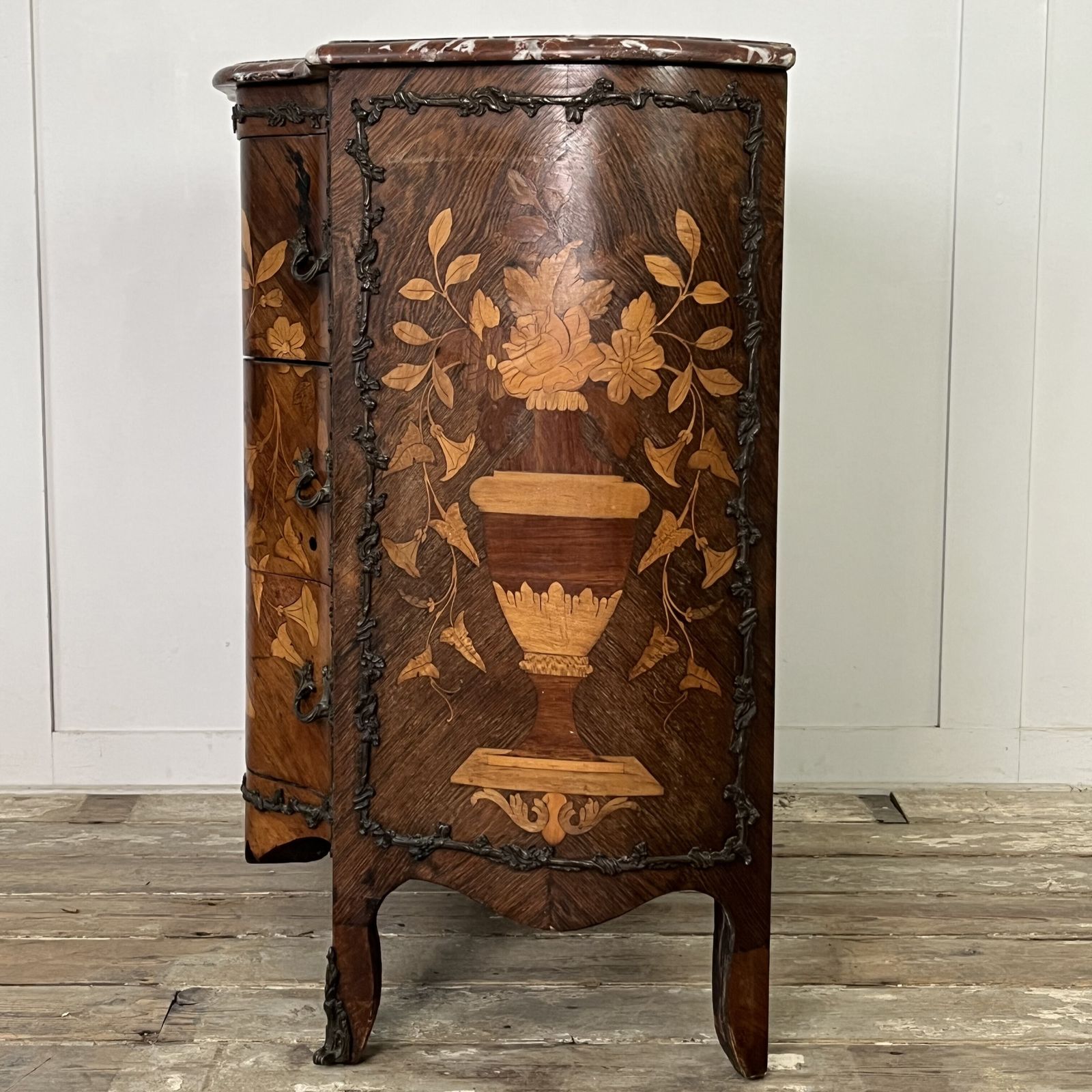 photo vinterior Antique Rosewood Marquetry Chest Of Drawers