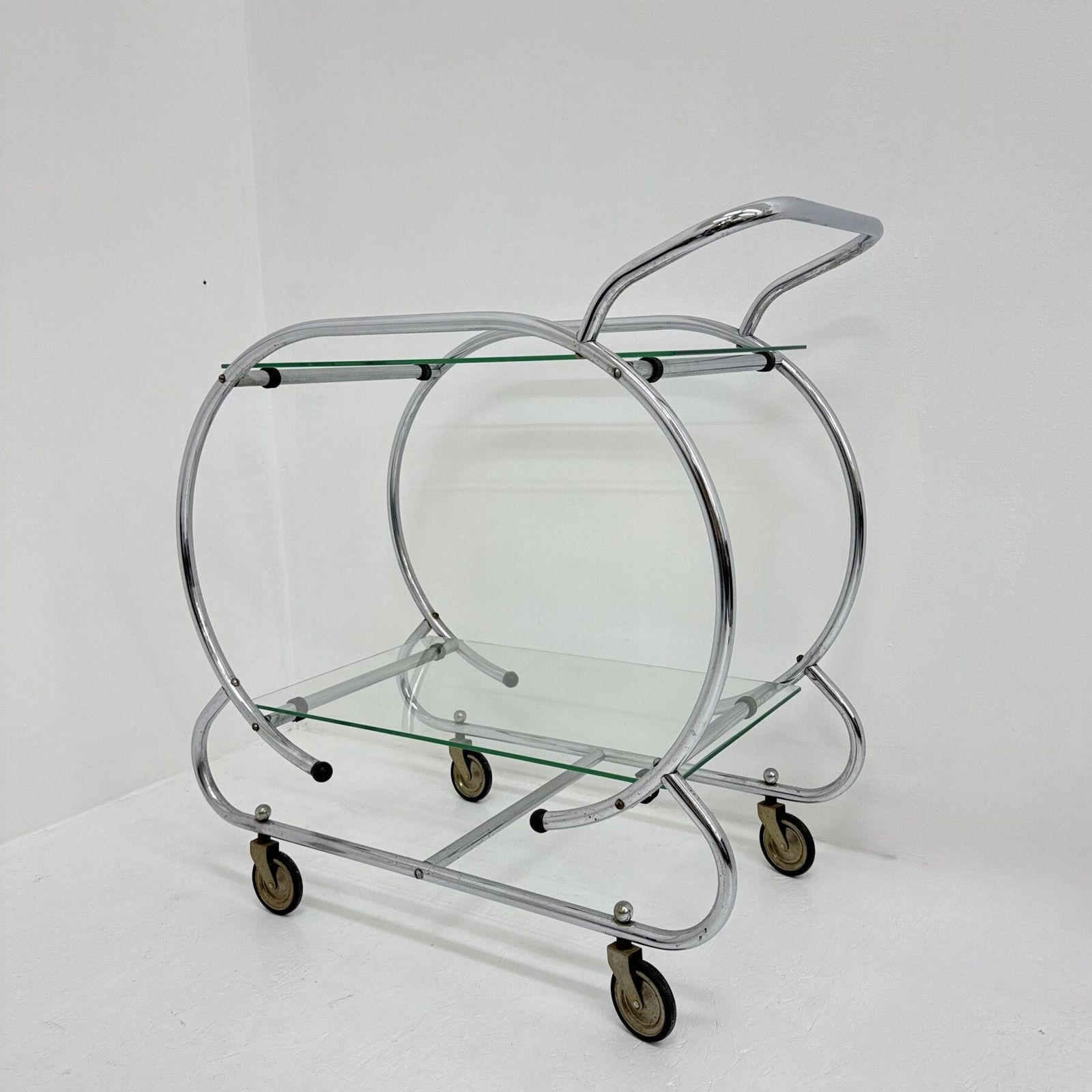 Art Deco barkast op wielen, verchroomd buisframe, jaren 1930 photo furniture