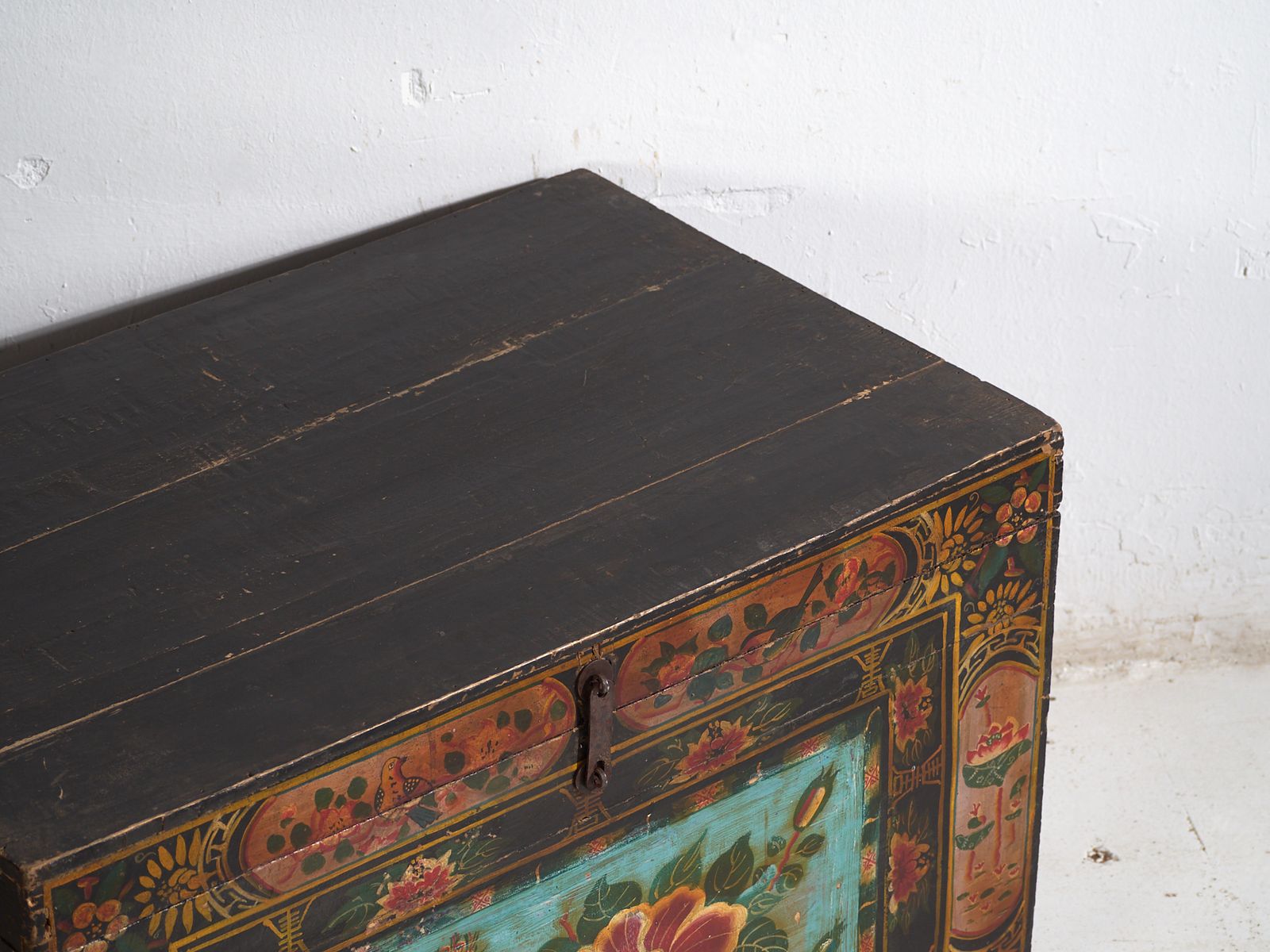Antique Painted Chinese Trunk In Pine Wood – China, Circa 1900 photo furniture