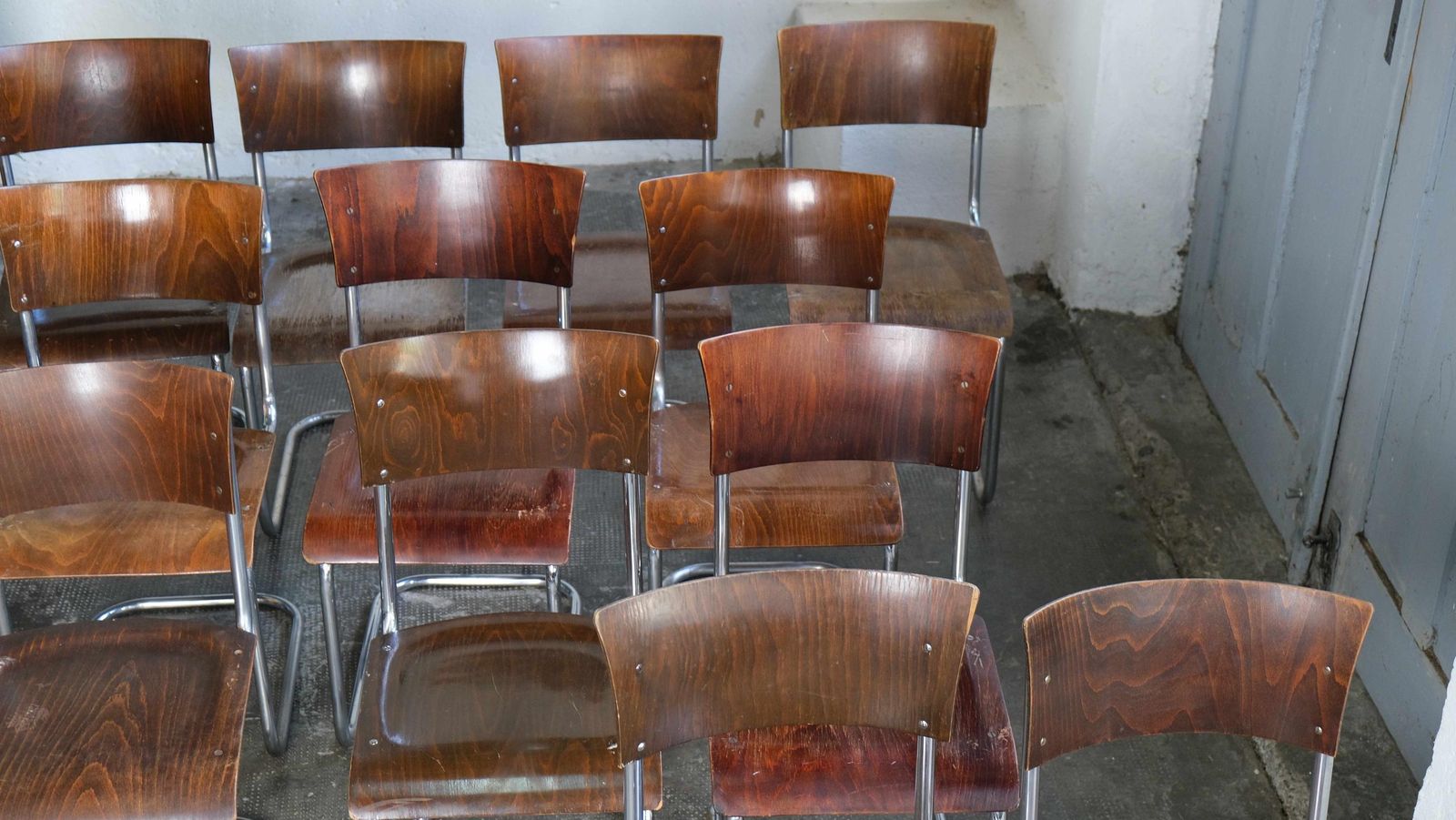 1 Of 12 Bauhaus Cantilever Chairs In Dark Brown photo vintage