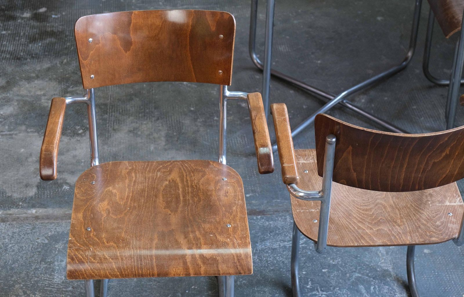 photo furniture Bauhaus Cantilever Chair Set With Conference/Dining Table