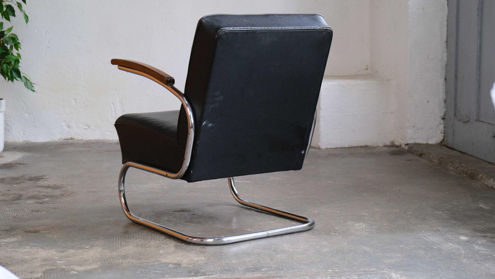 Bauhaus Armchair S 411 In Black / Thonet License photo buy