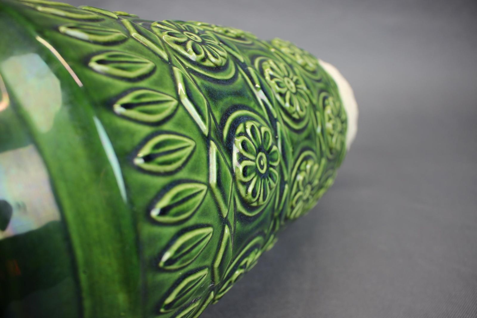 Grote mid-century Bay Keramik groene reliëfvaas, West-Duitsland, jaren 1970 photo vintage