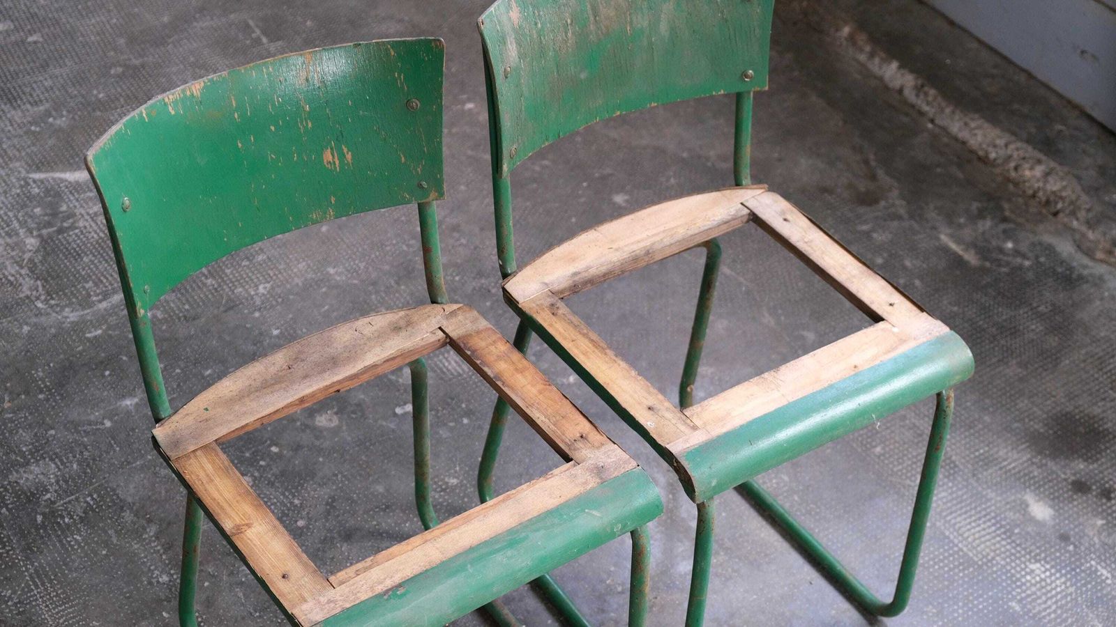 1 Of 2 Bauhaus Cantilever Chairs In Need Of Restoration photo vinterior