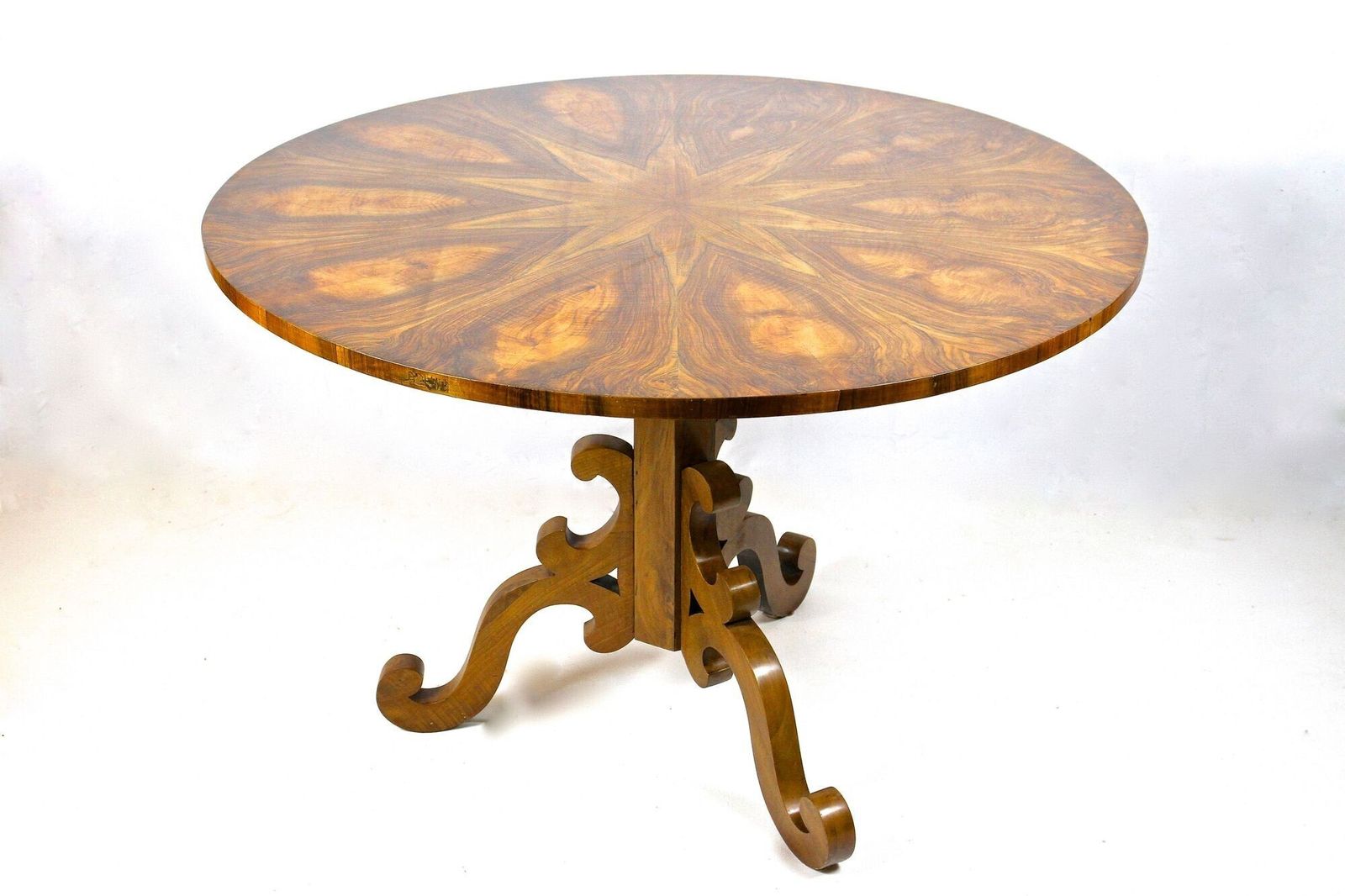 19th Century Round Biedermeier Dining  / Center Table, Nutwood, At Ca 1835 photo Furniture