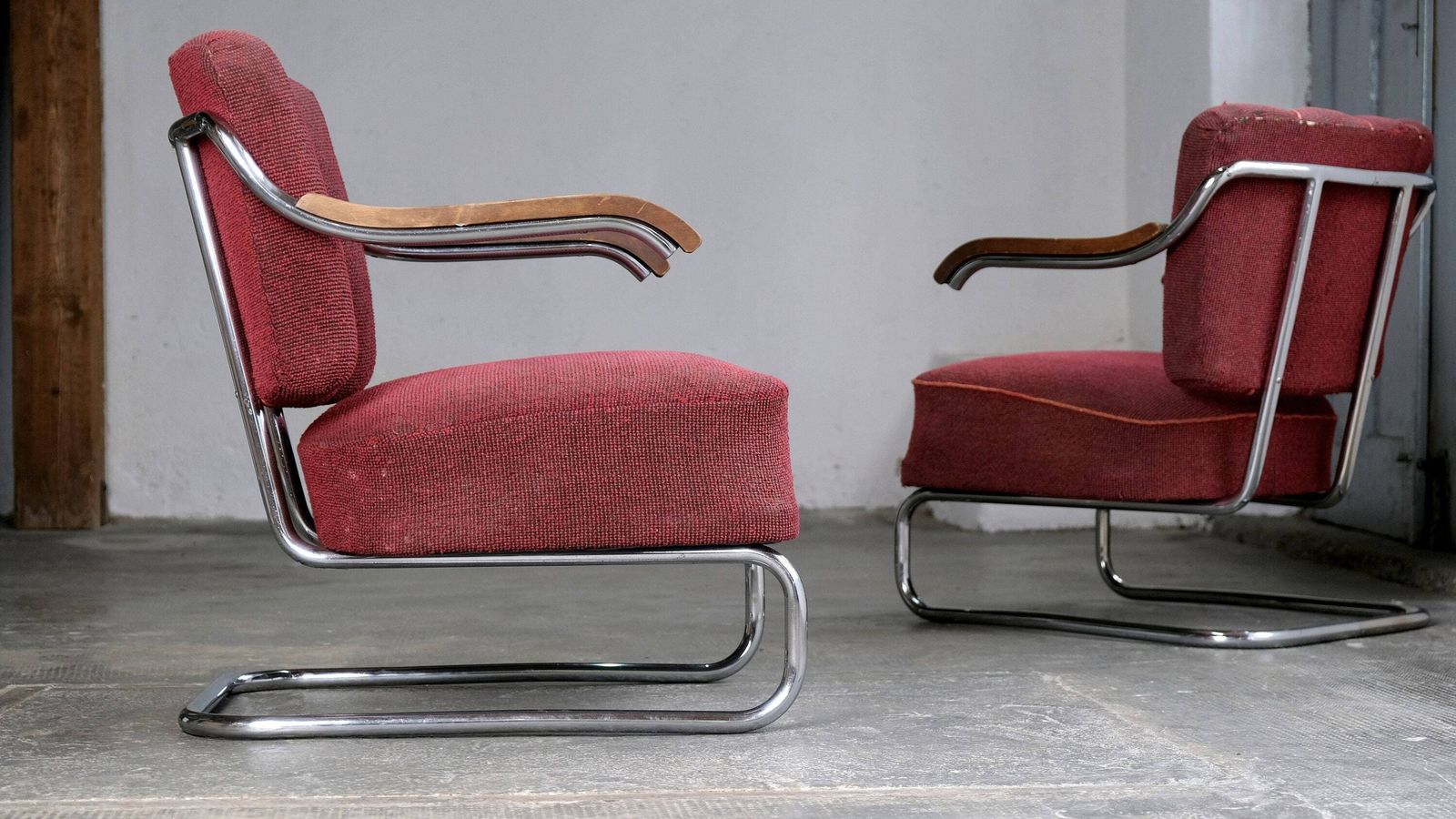 Two Bauhaus Armchairs By Mücke Melder In Dark Red