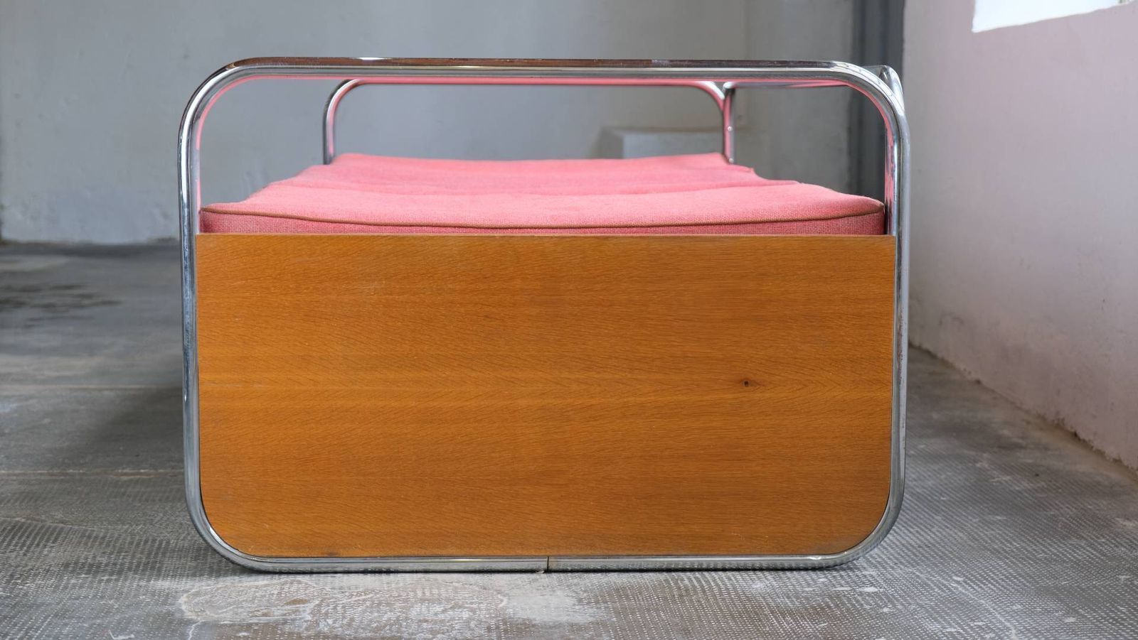 Bauhaus Sofa / Daybed Made Of Chrome Plated Steel Tubes photo for sale