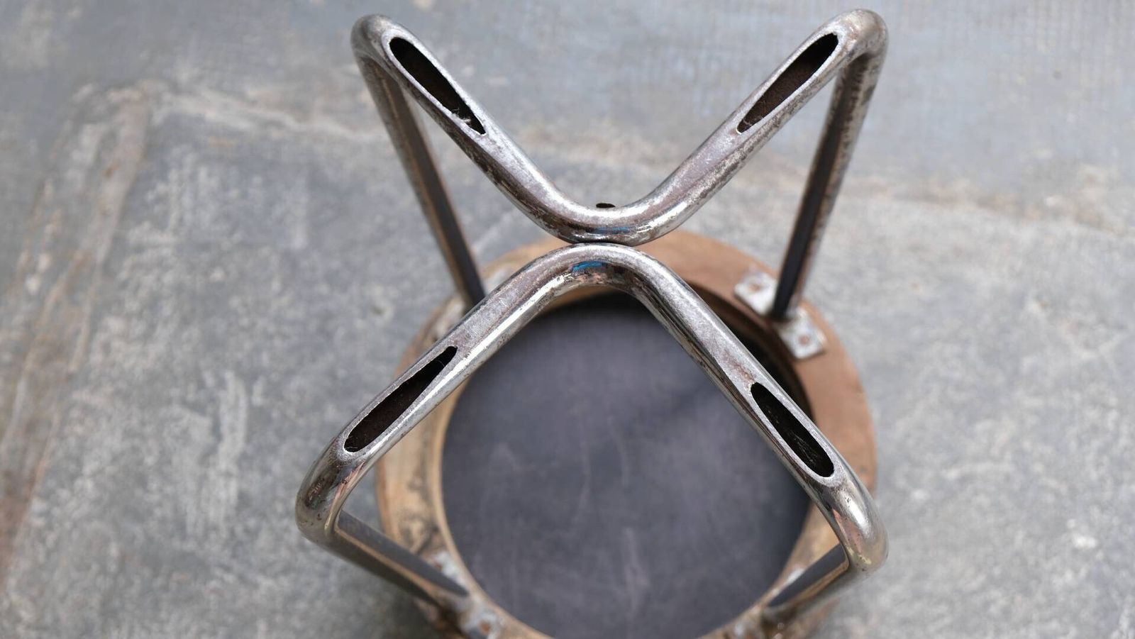 Round Bauhaus Stool In Chromed Tubular Steel, B77 Design photo vintage