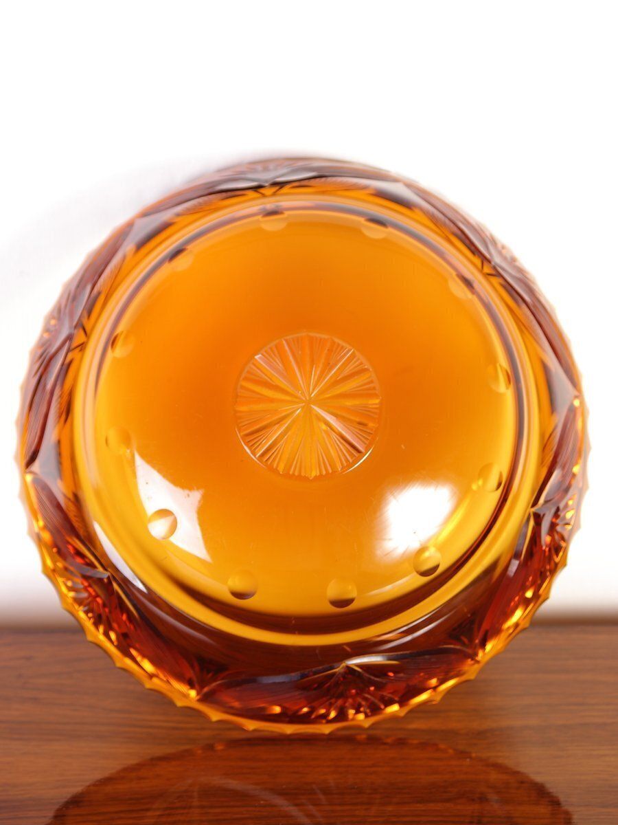 Boheemse schaal van barnsteenkleurig glas, Tsjecho-Slowakije, jaren 1940 photo vintage