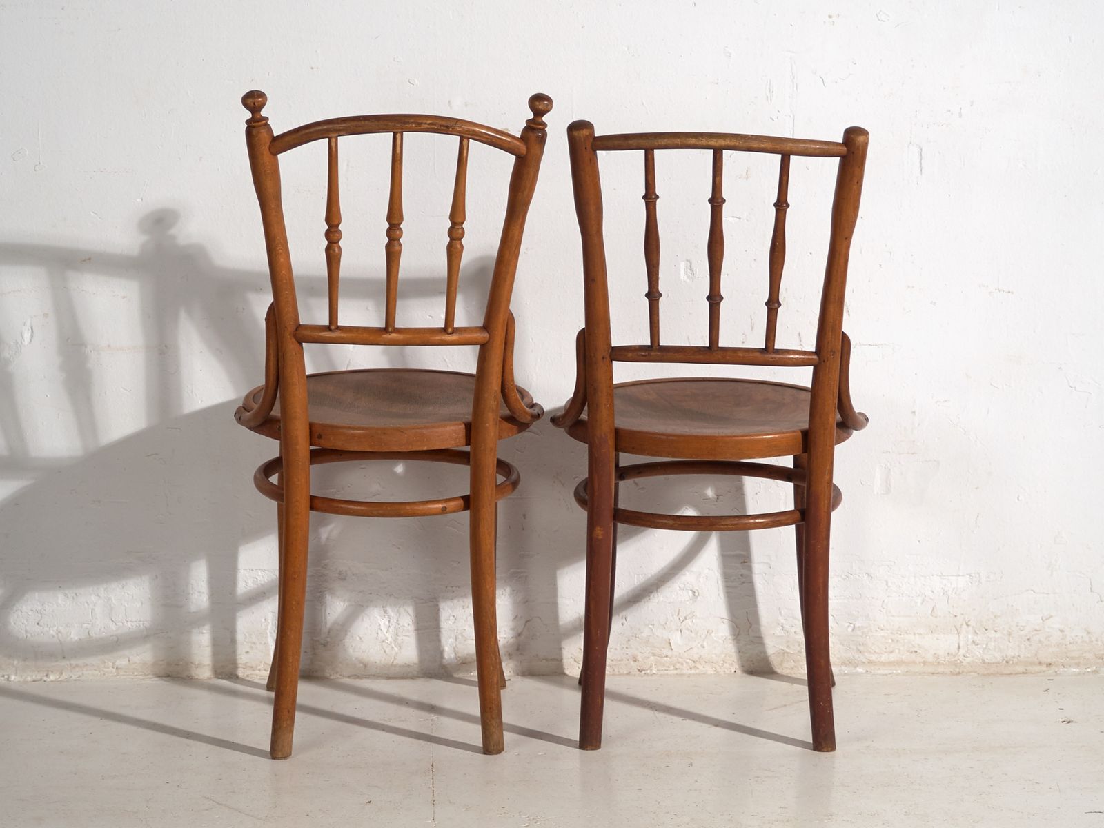 photo for sale Antique Set Of 4 Bentwood Chairs In Curved Wood – Central Europe, Circa 1900