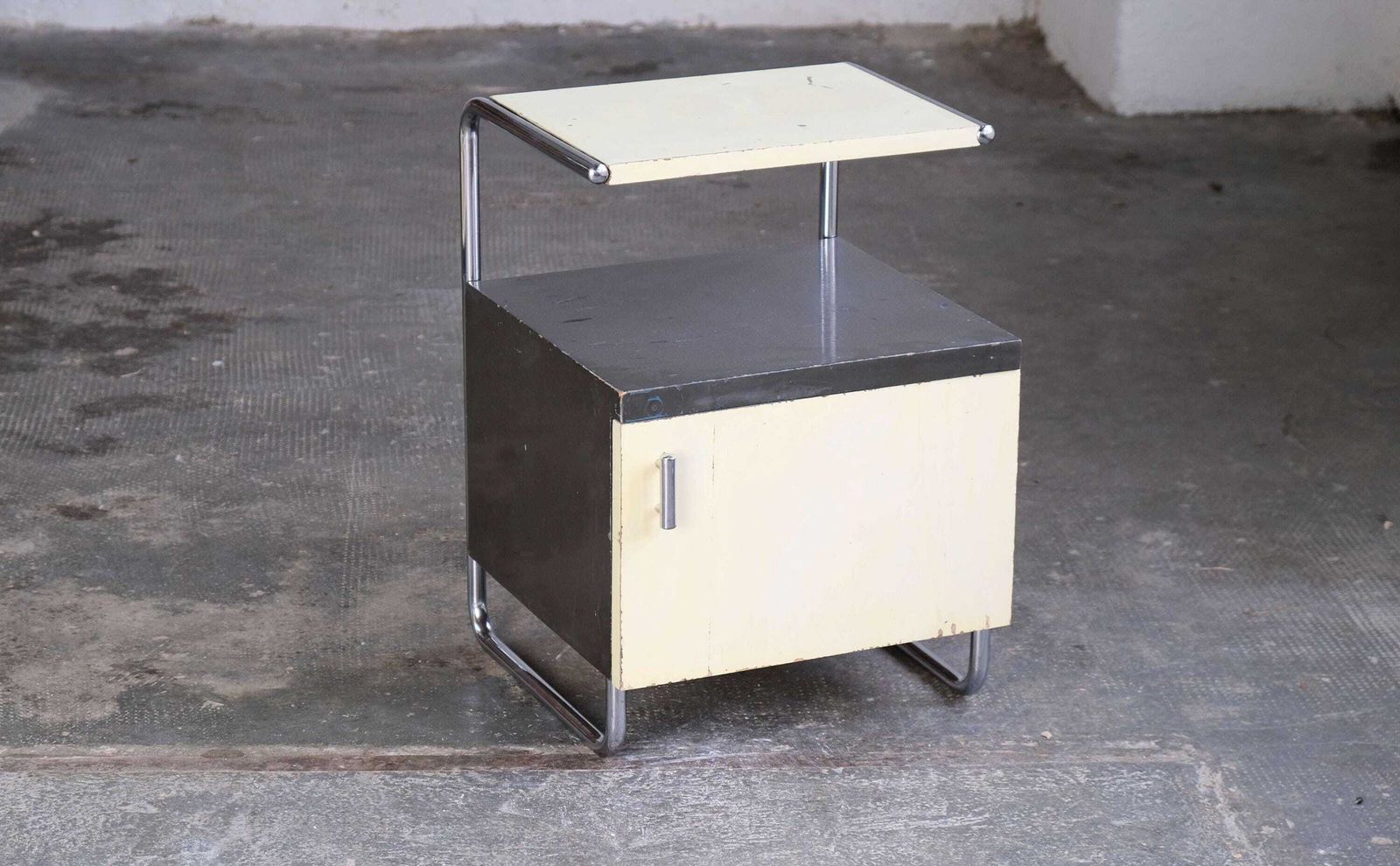 Dark Grey / Cream Bauhaus Bedside Table By Mücke Melder