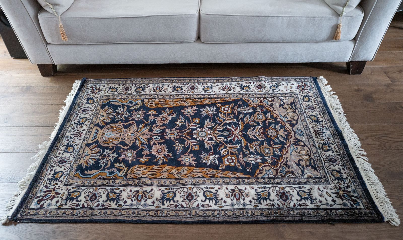 Hand Knotted Navy & Ivory 'Tree Of Life' Rug In 100% Wool Pile photo for sale