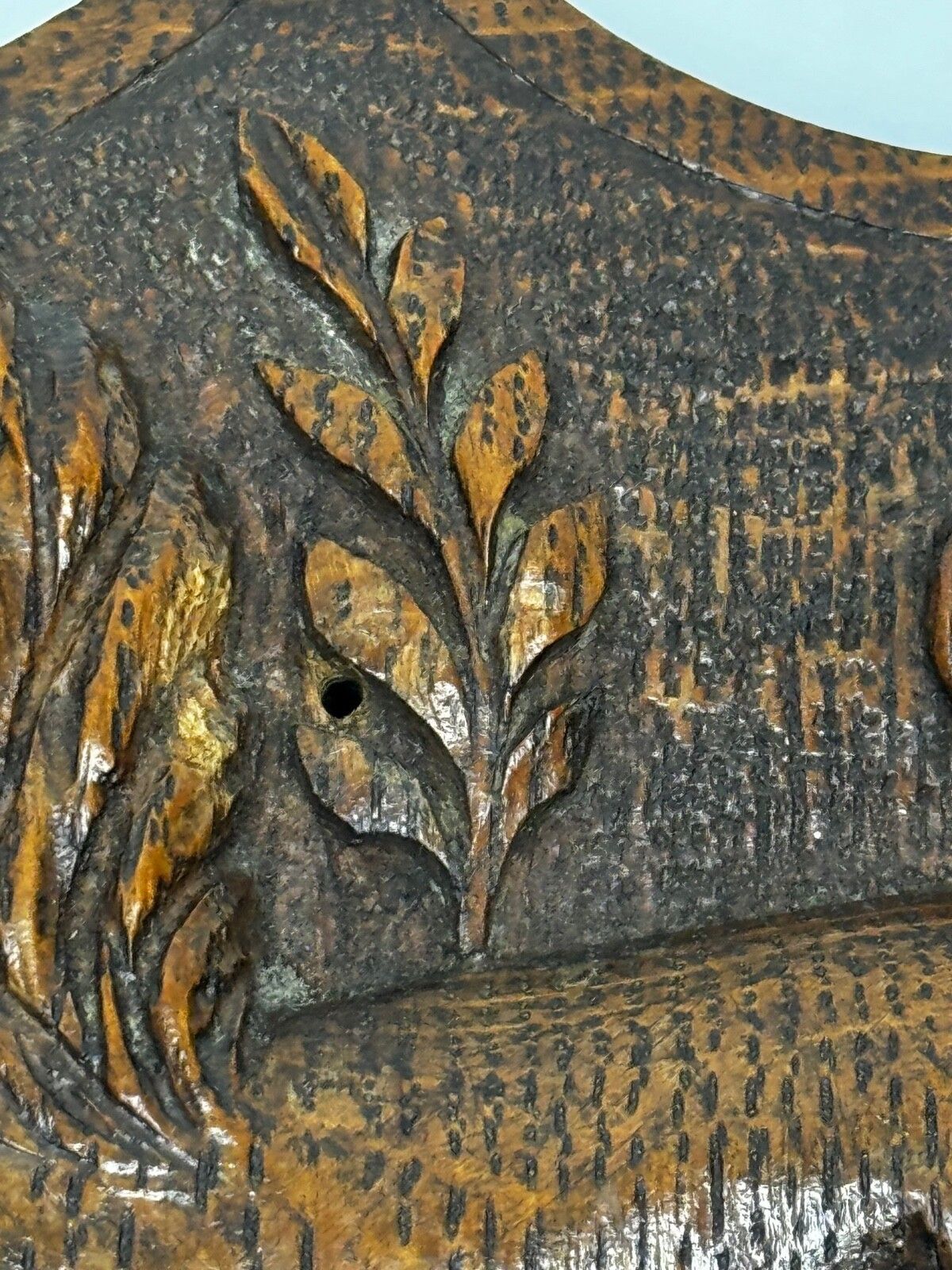 photo vintage 19th Century Pugin Design Carved Tiger Oak Heraldic Lion Shield Crest Sculpture