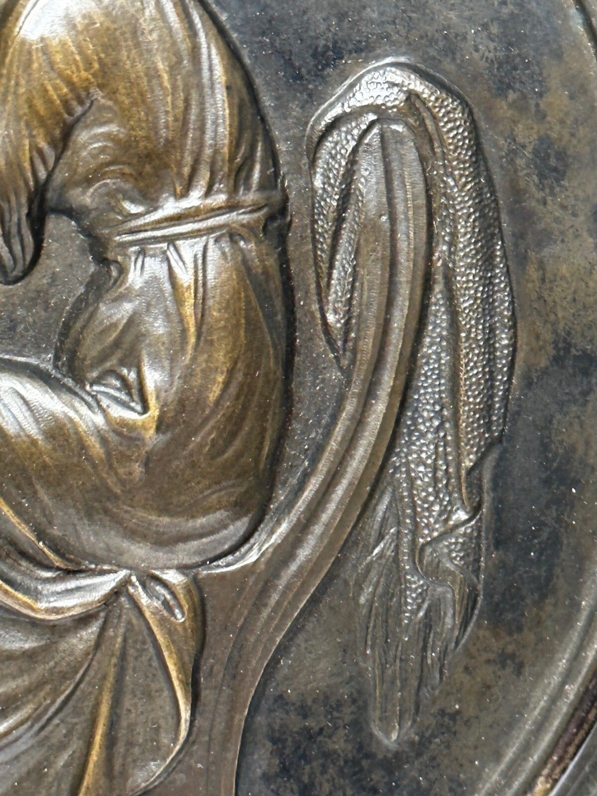 photo for sale 19e-eeuwse Coalbrookdale bronzen ronde plaquette, moeder met kind