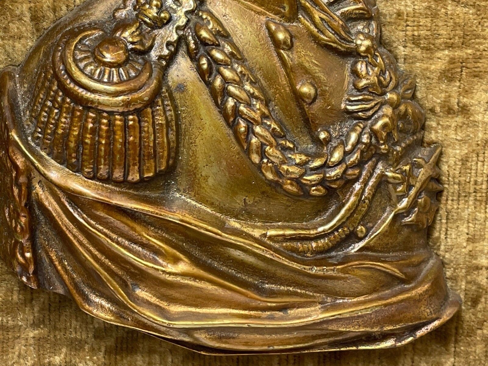 Early Victorian Gilded Ormolu Bronze Portrait Duke Wellington Wall Plaque Sculpture photo vinterior