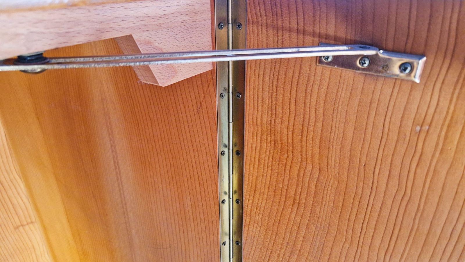 Gunther Hoffstead For Uniflex Q Range Vintage Mid Century Blonde Teak Double Wardrobe Pg187. photo vinterior