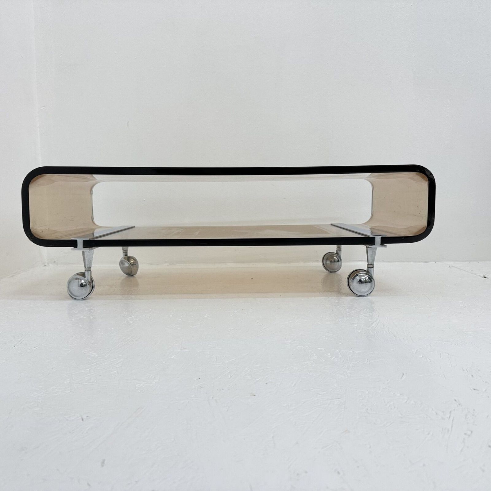 photo for sale Mid Century Plexiglas Design Salontafel Van Michel Dumas Voor Roche Bobois, 1972